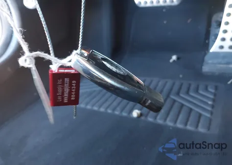 2011 Mercedes-Benz C 300 Luxury/Sport z USA, uszkodzony, nr VIN WDDGF5EB2BA420933